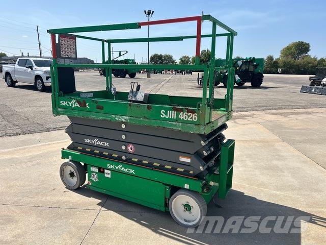 SkyJack SJIII-4626 رافعات مقصية الشكل