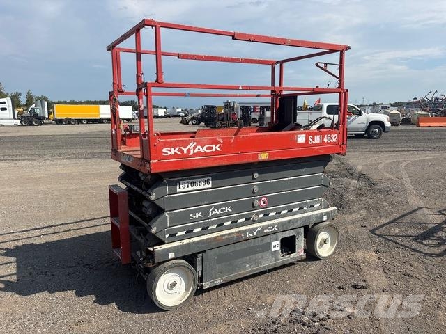 SkyJack SJIII-4632 Škarjaste dvižne ploščadi