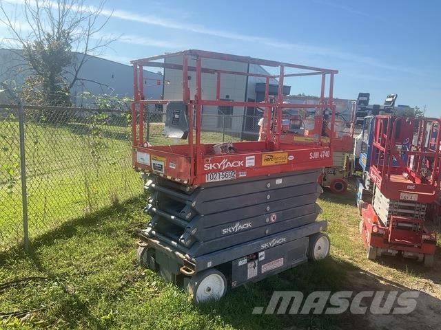 SkyJack SJIII 4740 Ollós emelők