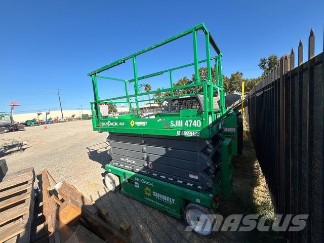 SkyJack SJIII-4740 Ножничные подъемники