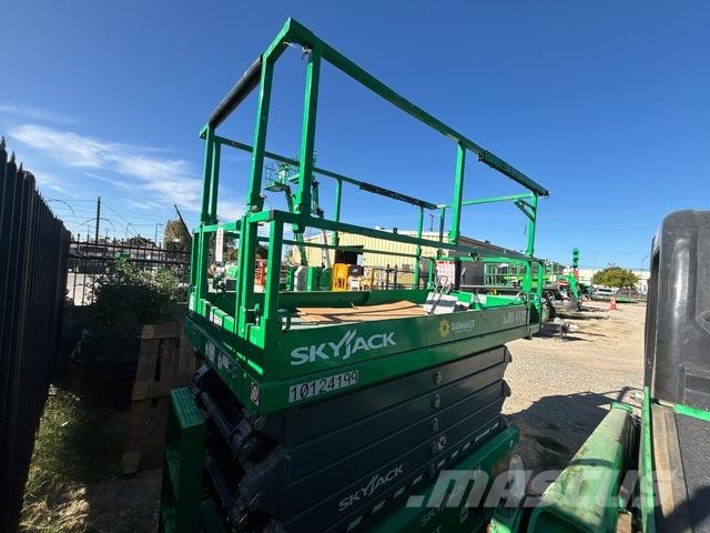 SkyJack SJIII-4740 Ножничные подъемники