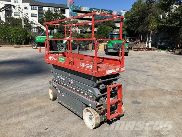 SkyJack SJIII3226 Scissor lifts