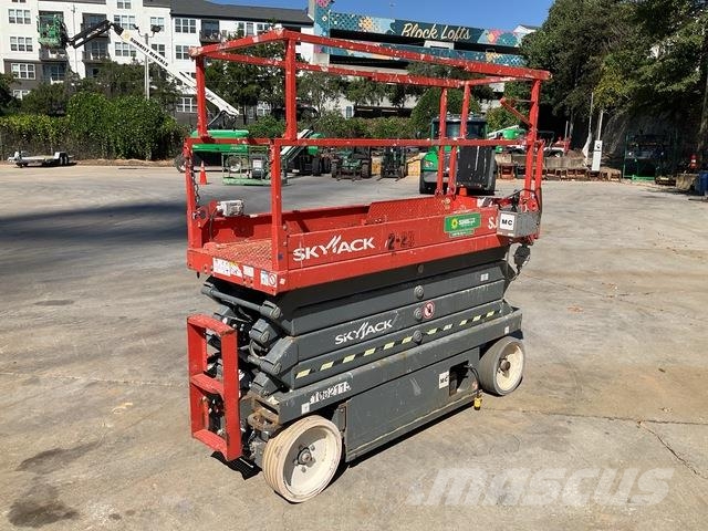 SkyJack SJIII3226 Scissor lifts