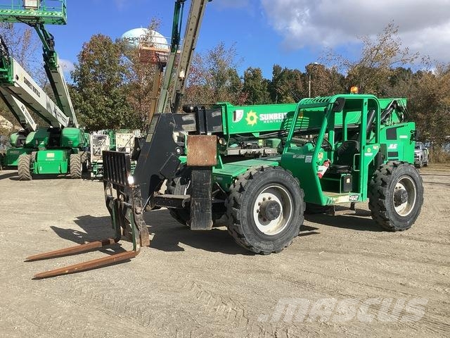 SkyTrak 10042 Telescopic handlers