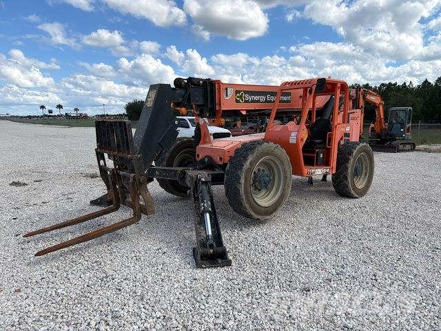 SkyTrak 10054 Telescopic handlers