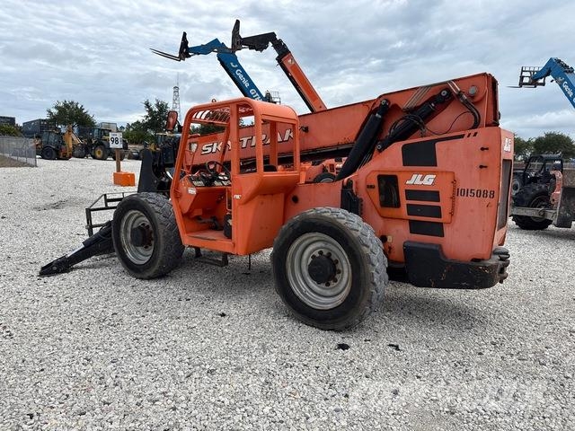 SkyTrak 10054 Telescopic handlers
