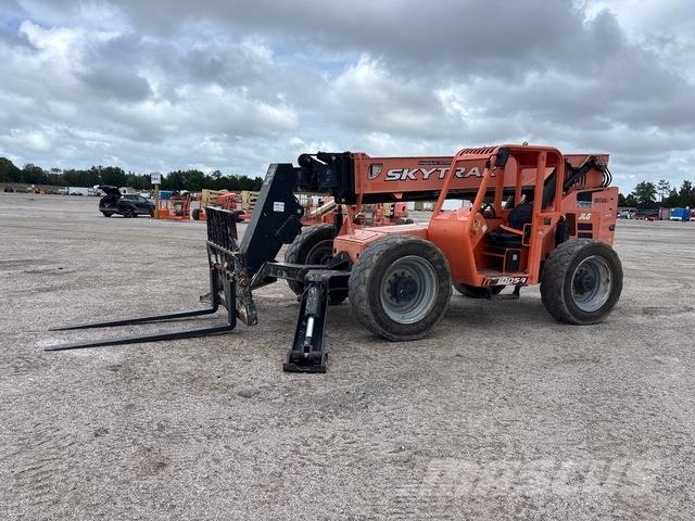 SkyTrak 10054 Telescopic handlers