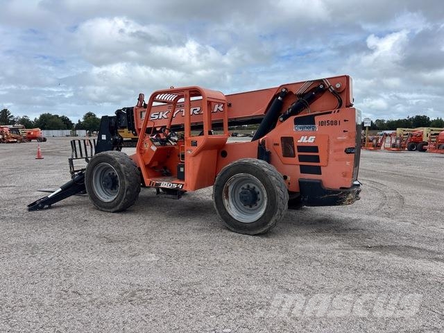 SkyTrak 10054 Telescopic handlers