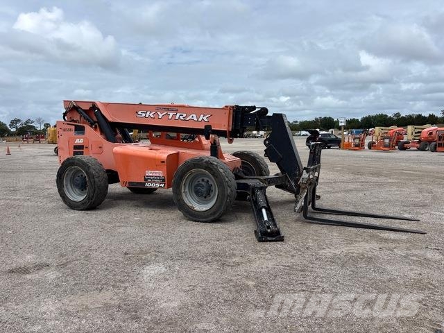 SkyTrak 10054 Telescopic handlers