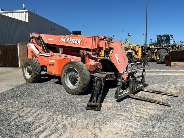 SkyTrak 10054 Telescopic handlers