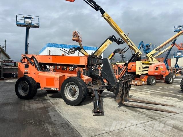 SkyTrak 10054 Telescopic handlers