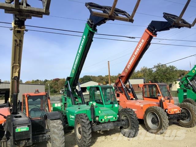 SkyTrak 8042 Telescopic handlers