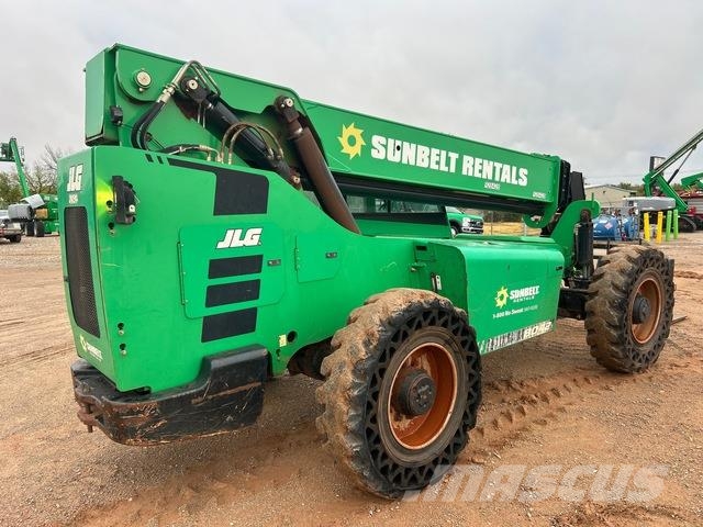 SkyTrak 8042 Telescopic handlers