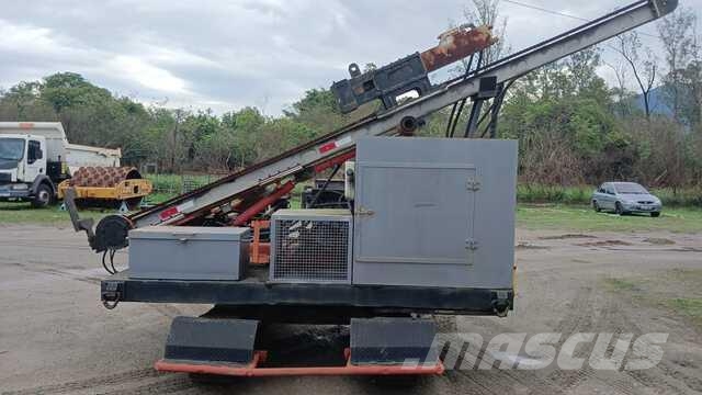 Solardrill Vibrátoros cölöpverő