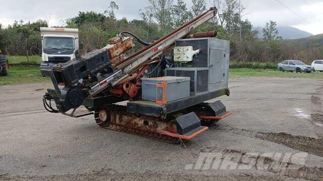 Solardrill Vibratory pile drivers