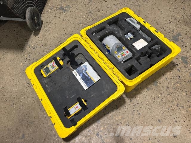 SPECTRA Precision DG813 GPS