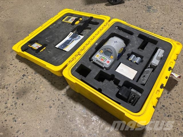SPECTRA Precision DG813 GPS