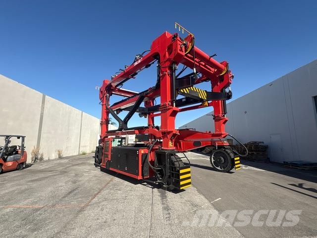  SPEO HKY6037A Montacargas para contenedores