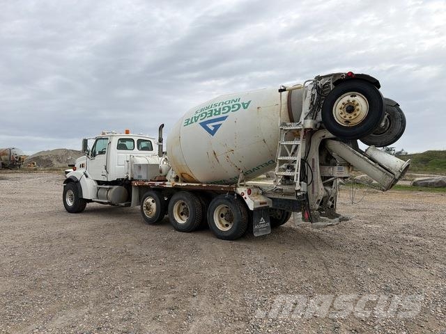 Sterling LT9500 شاحنات أخرى