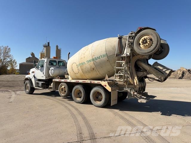 Sterling LT9500 其他货车
