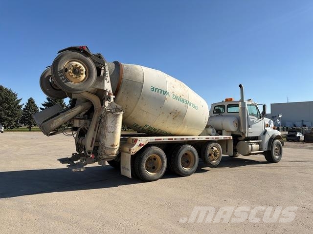 Sterling LT9500 其他货车