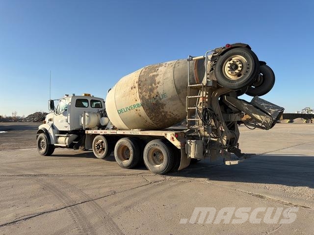 Sterling LT9500 شاحنات أخرى