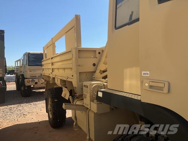 Stewart & Stevenson M1078A1 Kofferaufbau