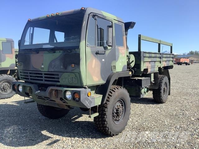 Stewart & Stevenson M1078A1 Kofferaufbau