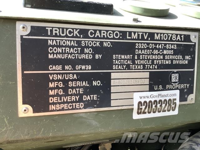 Stewart & Stevenson M1078A1 Kofferaufbau
