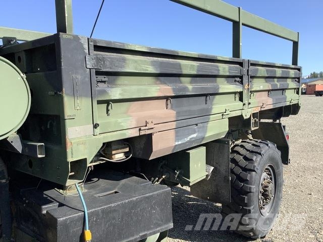 Stewart & Stevenson M1078A1 Kofferaufbau