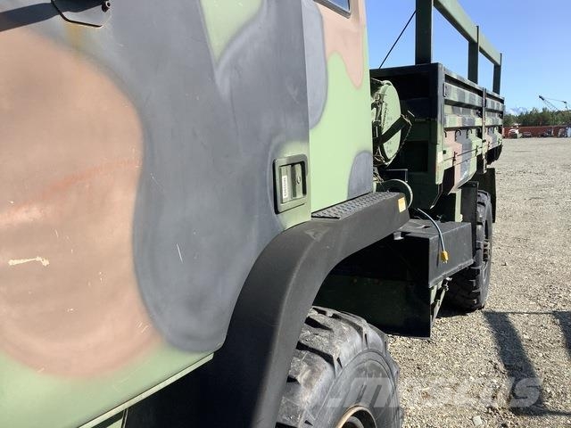 Stewart & Stevenson M1078A1 Kofferaufbau