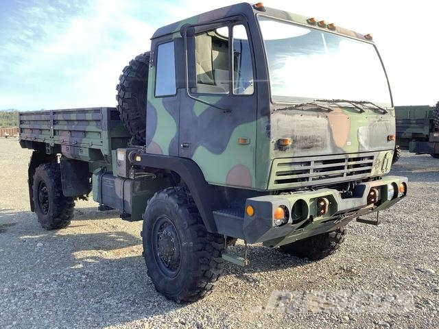 Stewart & Stevenson M1078A1 Kofferaufbau