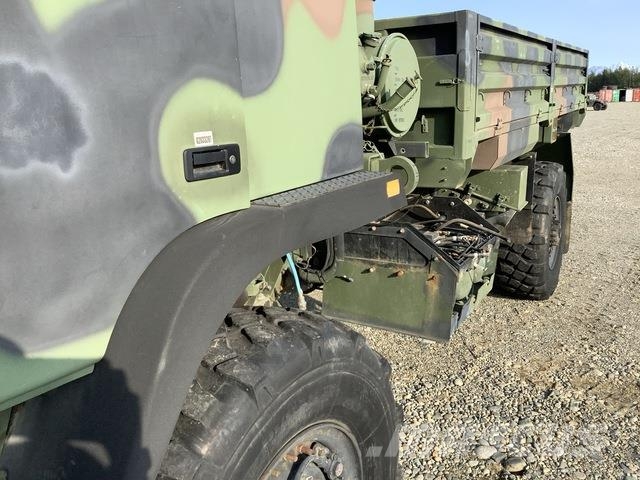 Stewart & Stevenson M1078A1 Kofferaufbau