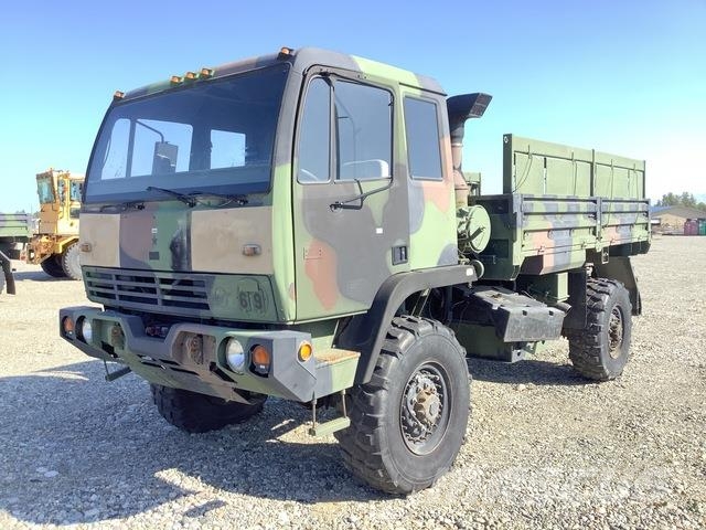 Stewart & Stevenson M1078A1 Tovornjaki zabojniki