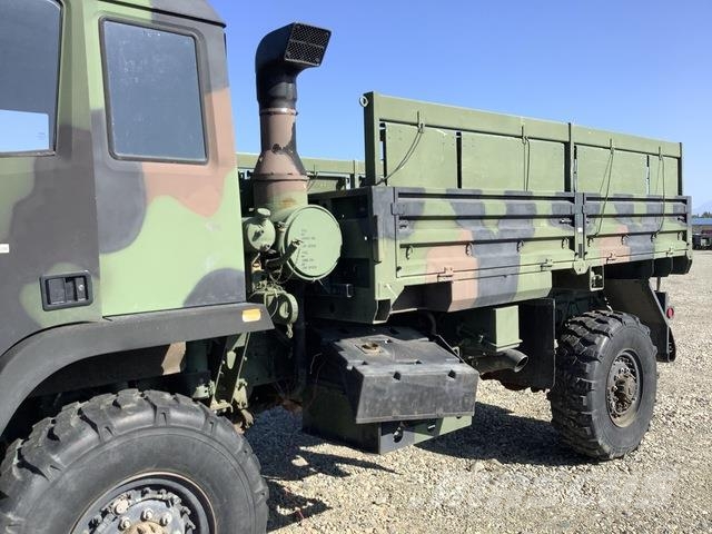 Stewart & Stevenson M1078A1 Tovornjaki zabojniki