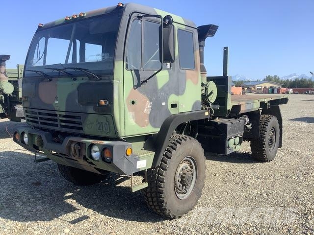 Stewart & Stevenson M1078A1 Tovornjaki zabojniki
