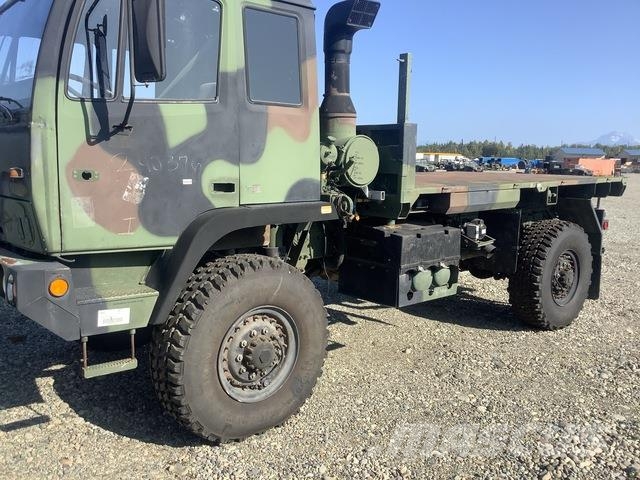 Stewart & Stevenson M1078A1 Tovornjaki zabojniki