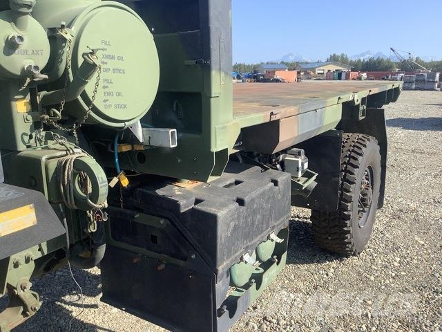 Stewart & Stevenson M1078A1 Tovornjaki zabojniki