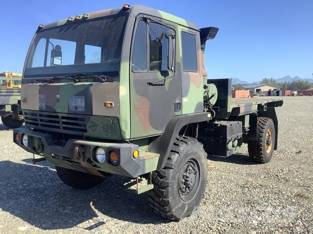 Stewart & Stevenson M1078A1 Kofferaufbau