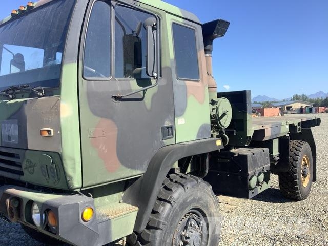 Stewart & Stevenson M1078A1 Kofferaufbau