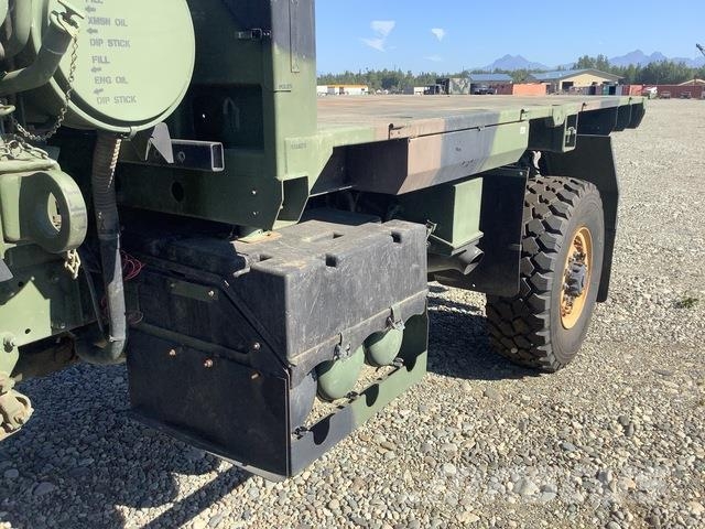 Stewart & Stevenson M1078A1 Kofferaufbau