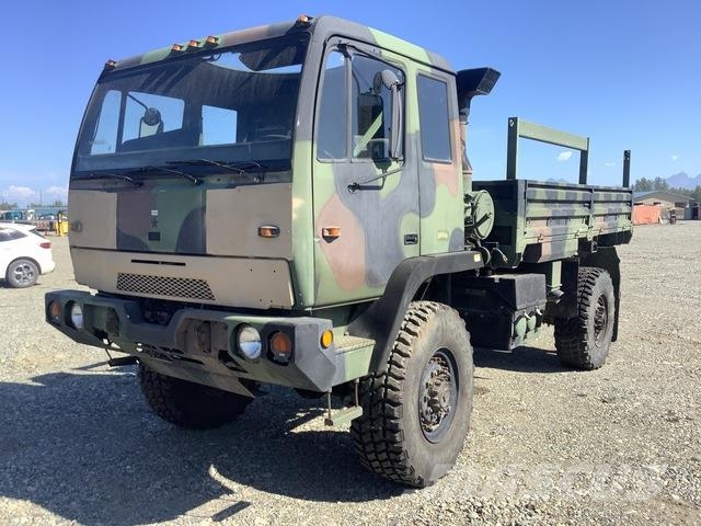 Stewart & Stevenson M1078A1 Kofferaufbau