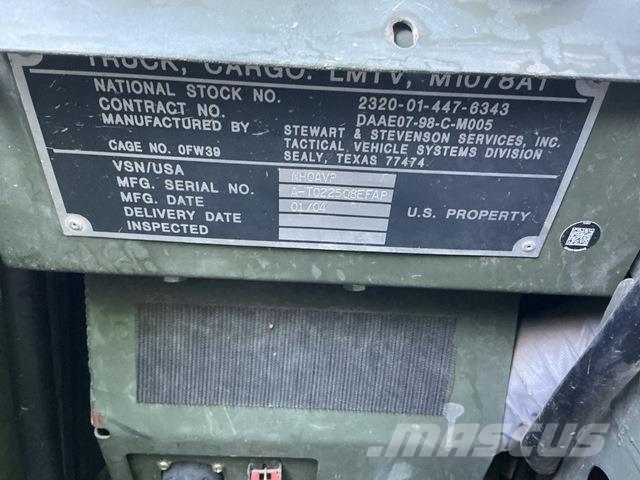 Stewart & Stevenson M1078A1 Samochody ciężarowe ze skrzynią zamkniętą
