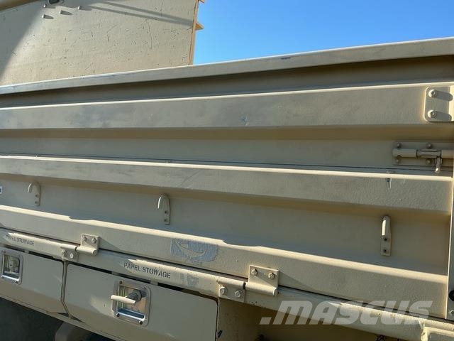 Stewart & Stevenson M1078A1 Samochody ciężarowe ze skrzynią zamkniętą