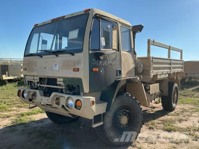 Stewart & Stevenson M1078A1 Furgons