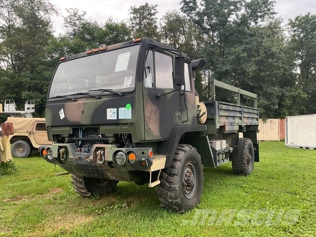 Stewart & Stevenson M1078A1 Furgons