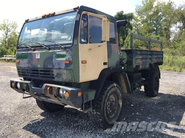 Stewart & Stevenson M1078A1 Furgons