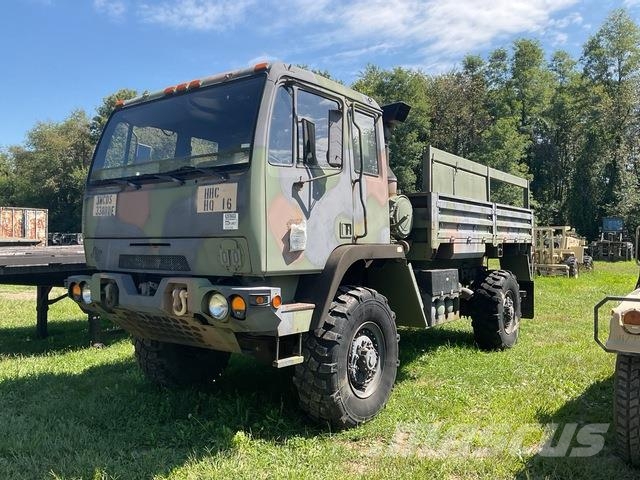 Stewart & Stevenson M1078A1 Kofferaufbau