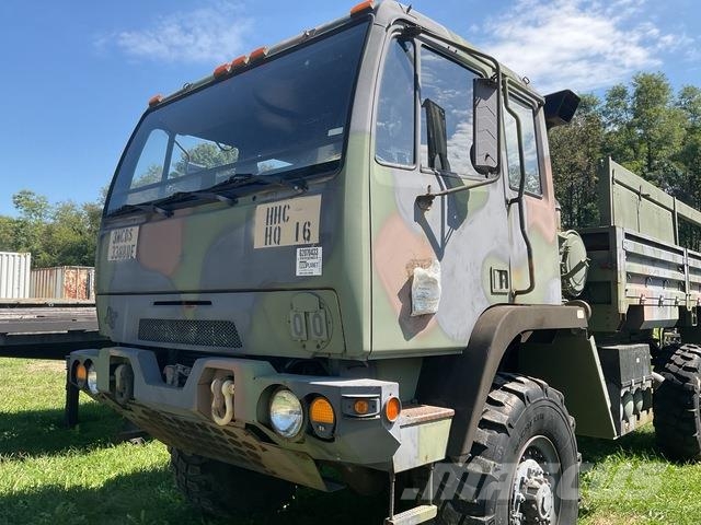 Stewart & Stevenson M1078A1 Kofferaufbau