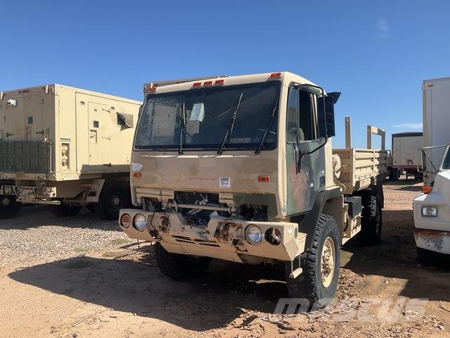 Stewart & Stevenson M1078A1 Furgons